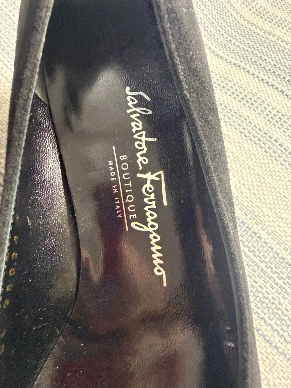 Salvatore Ferragamo Boutique Black Suede Patent Cap Toe Pumps 5.5